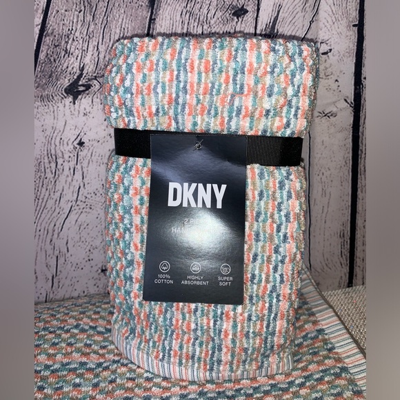 🆕 DKNY 3Pc Towel Set - Picture 2 of 7